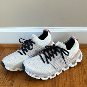 Women’s 8.5 Onclouds